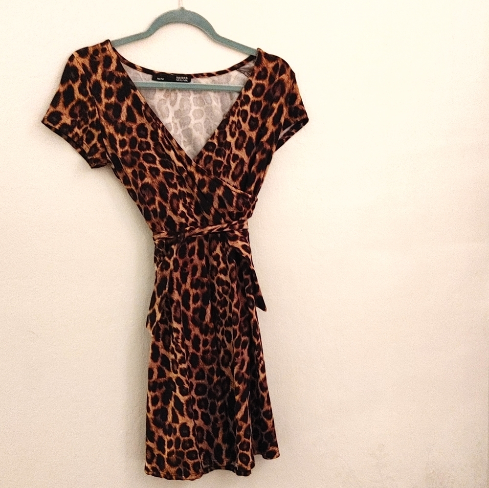 Leopard v neck dress